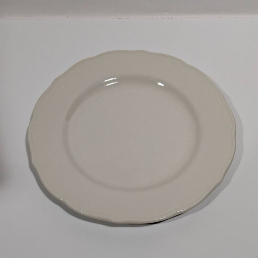 Syracuse China White 10 1/2" Dinner Plate Scalloped Edges Vintage USA